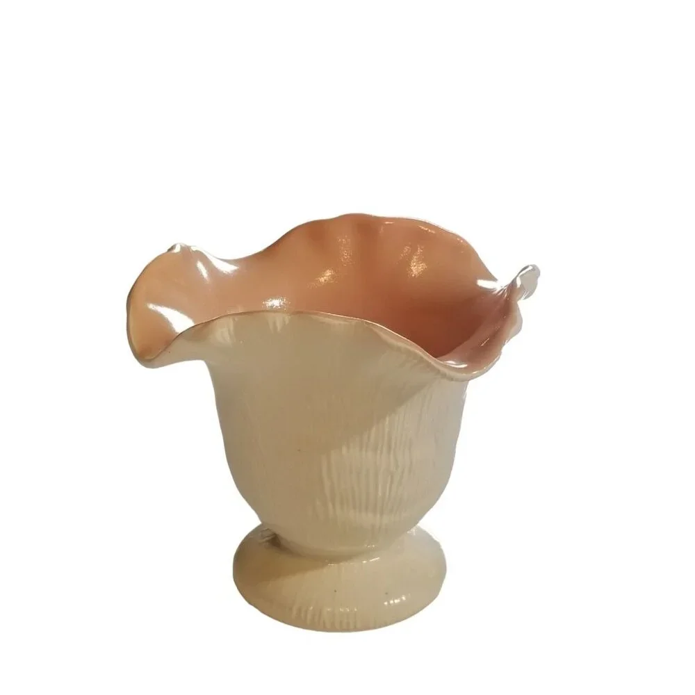 Vtg.‎ Camark Art Pottery USA # 939 Ivory Ruffled Top Vase Pink Interior 6